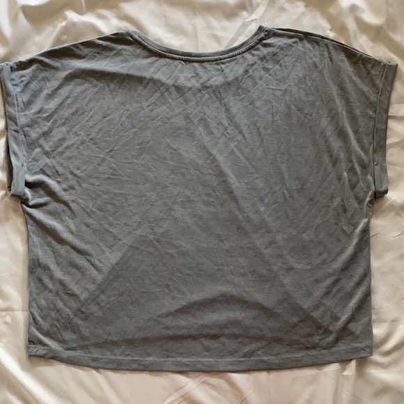 Under Armour workout tee - Picture 2 of 3